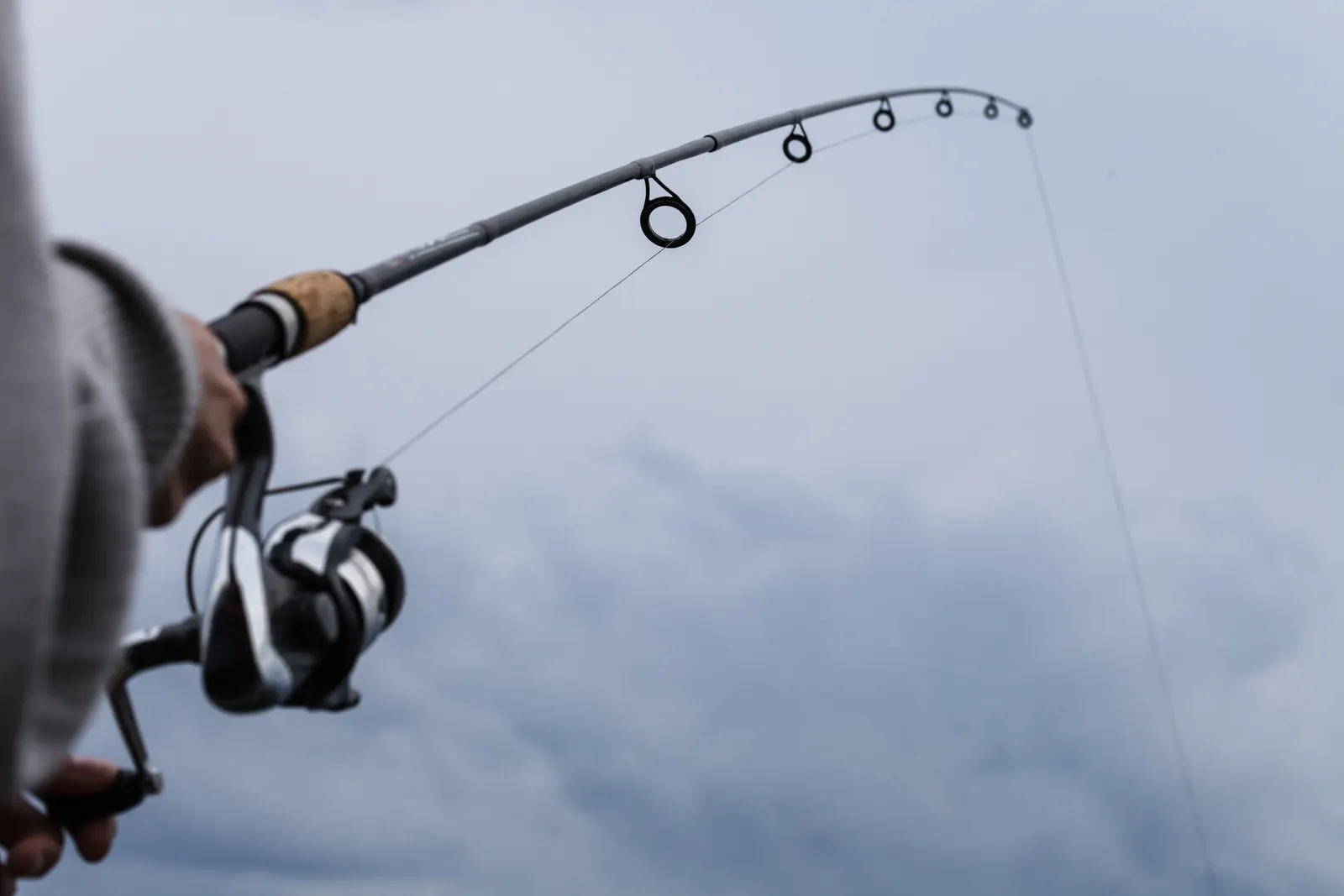 Fluorocarbon Leaders for Spin Fishing: What Actually Works (Field-Tested)